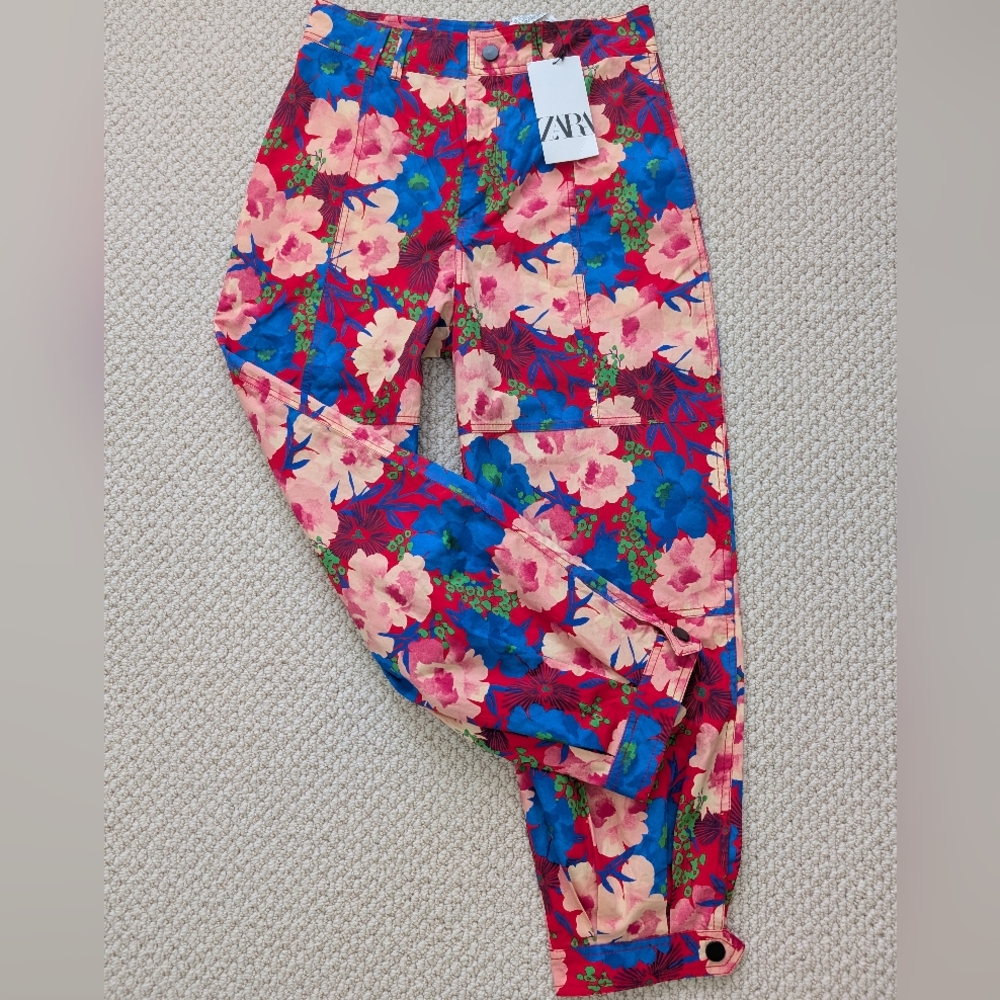 ZARA Bold Floral Cropped Cargo Ankle Pants Size S High Waist Pink Red Blue NWT - Picture 4 of 16